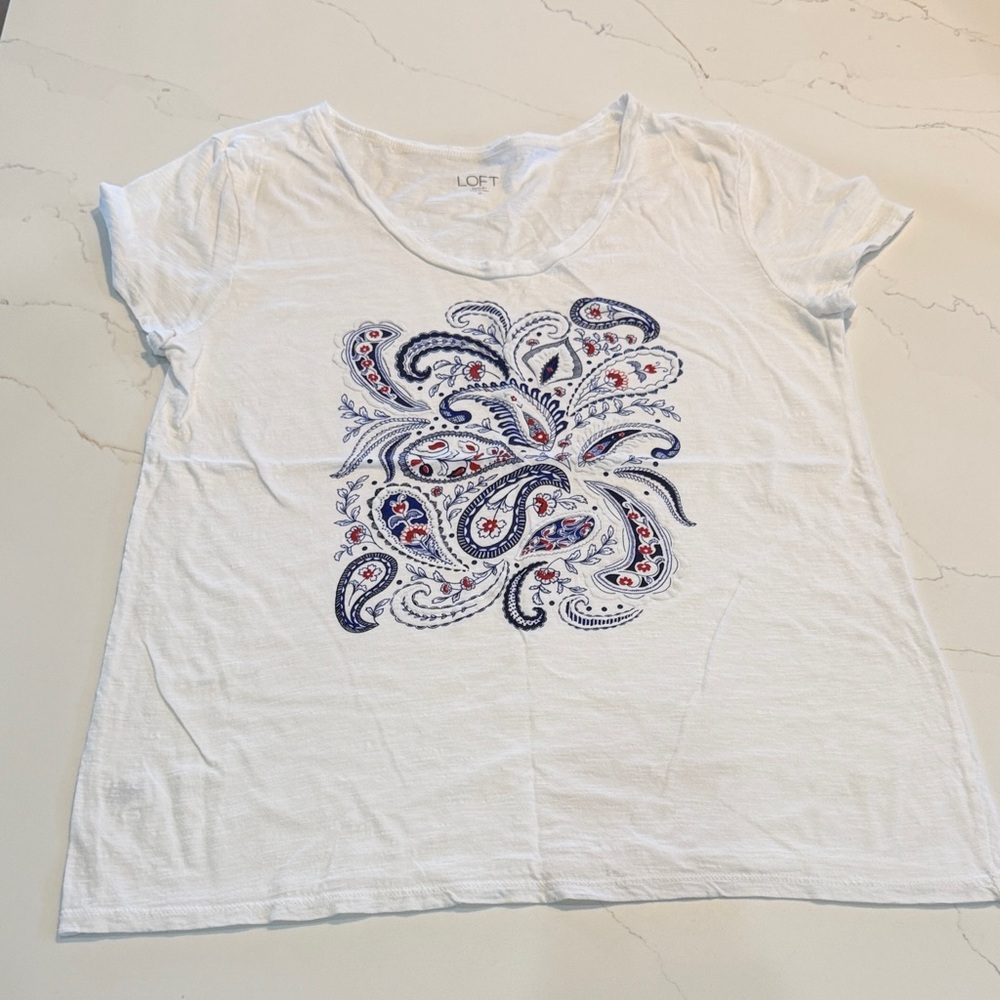 LOFT White Scoop Neck Tee with Navy & Red Paisley Graphic